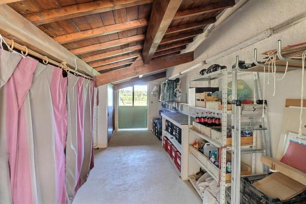 Villa avec piscine, vue dégagée et jardin de 3000m2