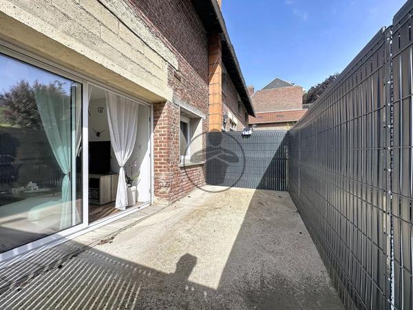 Vente                                                      Immeuble
                        
                     6 pièces                      222 m2                     à Saint-Quentin