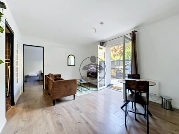 Vente                                                      Immeuble
                        
                     6 pièces                      222 m2                     à Saint-Quentin