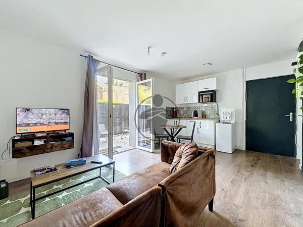 Vente                                                      Immeuble
                        
                     6 pièces                      222 m2                     à Saint-Quentin