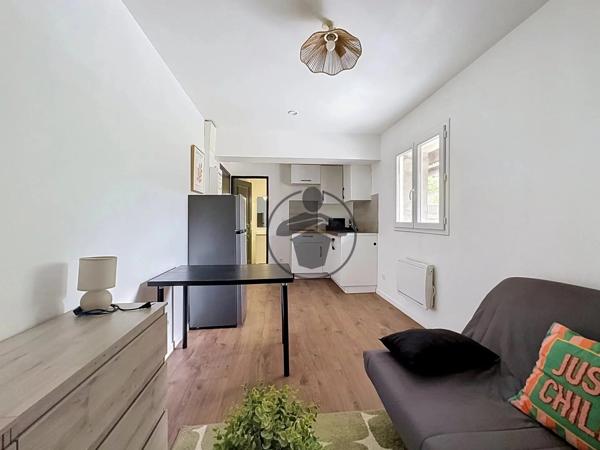 Vente                                                      Immeuble
                        
                     6 pièces                      222 m2                     à Saint-Quentin