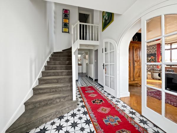 Béligneux (01360) Propriété d’Exception et dépendances avec vue panoramique Sans Vis à vis – La Valbonne / Béligneux Centre Gare