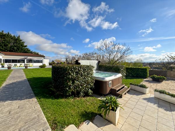 Béligneux (01360) Propriété d’Exception et dépendances avec vue panoramique Sans Vis à vis – La Valbonne / Béligneux Centre Gare