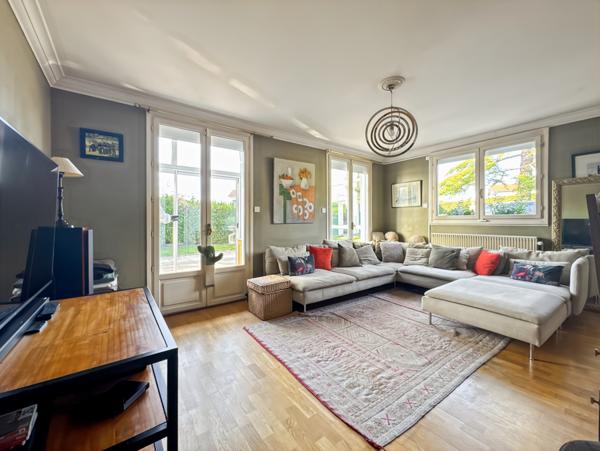 Béligneux (01360) Propriété d’Exception et dépendances avec vue panoramique Sans Vis à vis – La Valbonne / Béligneux Centre Gare