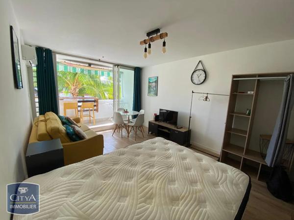 Appartement à louer 1 pièce 29.86m² Saint-Paul (97434)