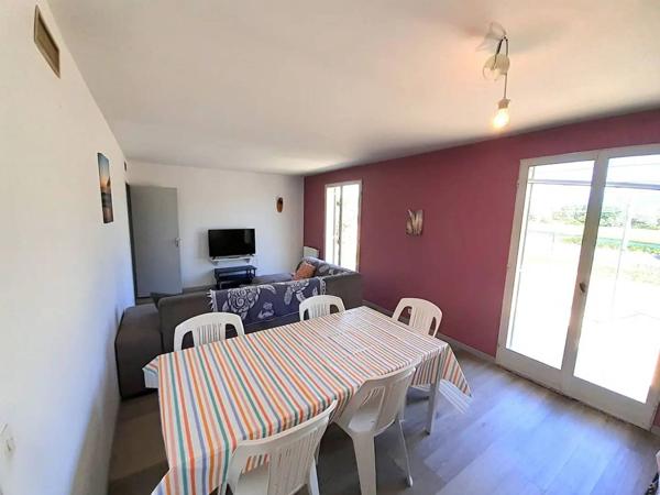 À vendre : maison de plain-pied de 84 m² avec piscine et jardin clos de 556 m² à Gargas, au cœur du Luberon