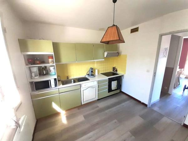 À vendre : maison de plain-pied de 84 m² avec piscine et jardin clos de 556 m² à Gargas, au cœur du Luberon