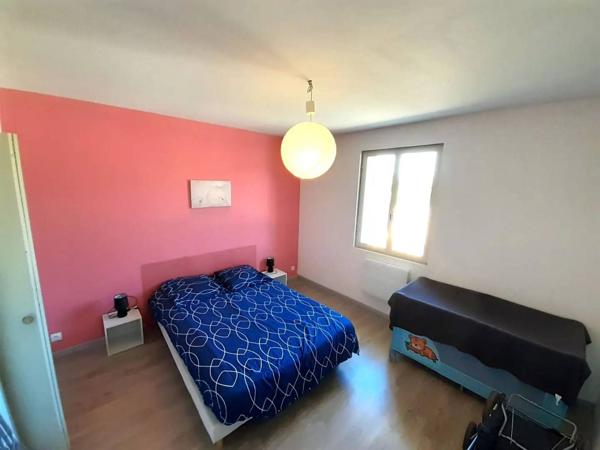 À vendre : maison de plain-pied de 84 m² avec piscine et jardin clos de 556 m² à Gargas, au cœur du Luberon