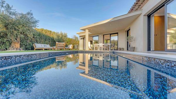 Vente Villa de luxe Sainte-Maxime 5 Pièces 157 m²