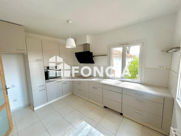 Location Maison 5 pièces 132.3 m² - 170 AVENUE LINO VENTURA Gignac La Nerthe 13180