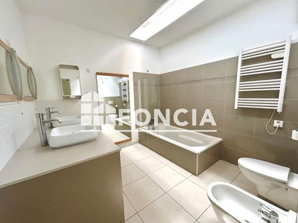 Location Maison 5 pièces 132.3 m² - 170 AVENUE LINO VENTURA Gignac La Nerthe 13180