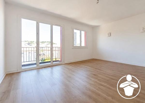 Vente                                                      Appartement
                        
                     2 pièces                      55 m2                     à Agen