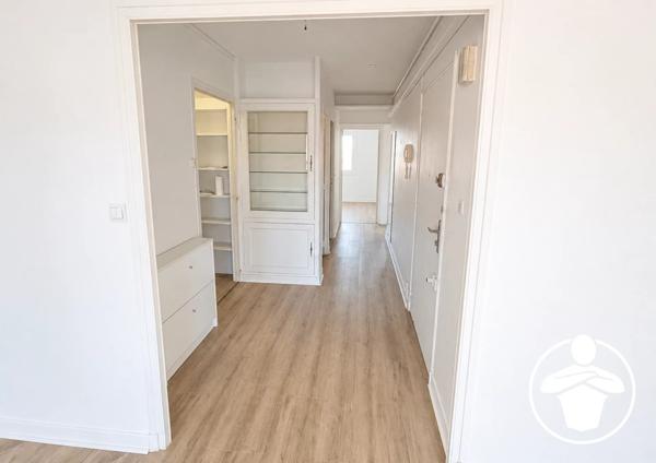Vente                                                      Appartement
                        
                     2 pièces                      55 m2                     à Agen