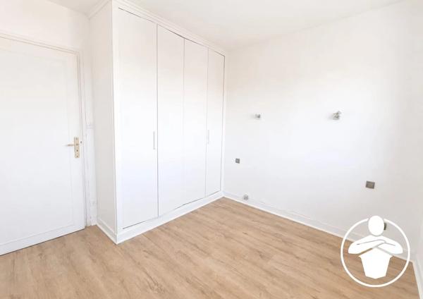 Vente                                                      Appartement
                        
                     2 pièces                      55 m2                     à Agen