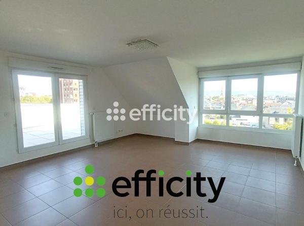 Appartement
         4 pièces
        - 92 m² 270 000 € *