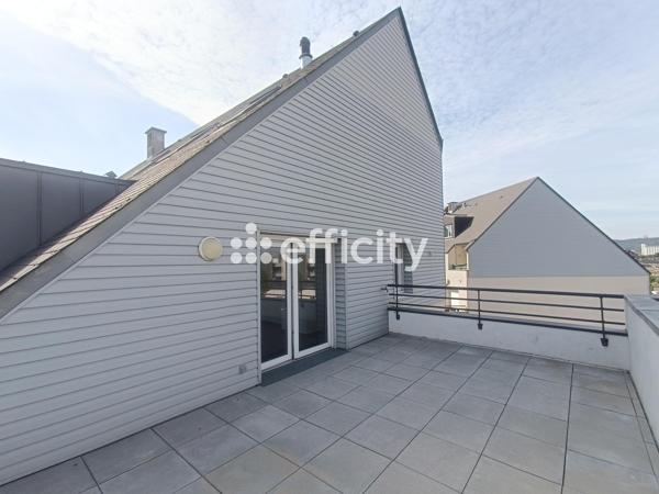 Appartement
         4 pièces
        - 92 m² 270 000 € *