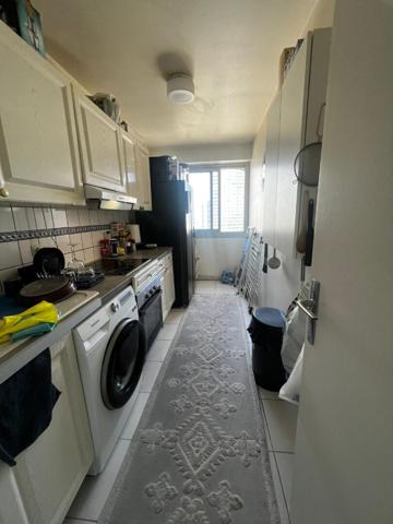 Très bonne rentabilité locative - Appartement très lumineux au 10 ème étage à Courbevoie 3 pièce(s) 51 m2