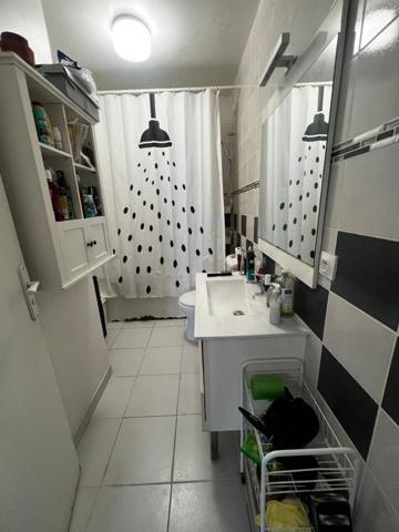 Très bonne rentabilité locative - Appartement très lumineux au 10 ème étage à Courbevoie 3 pièce(s) 51 m2