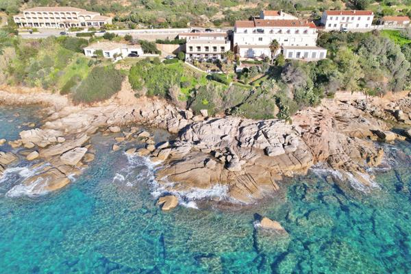 30 minutes d'AJACCIO - Immeuble de 6 appartements pieds dans l'eau Ajaccio (20000)