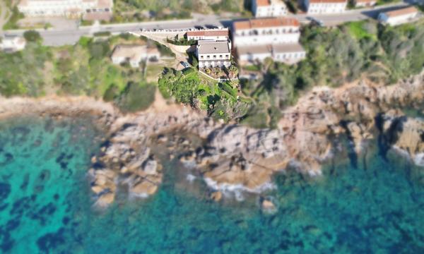 30 minutes d'AJACCIO - Immeuble de 6 appartements pieds dans l'eau Ajaccio (20000)