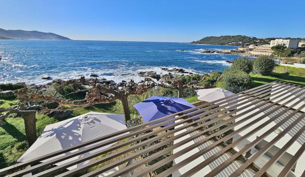 30 minutes d'AJACCIO - Immeuble de 6 appartements pieds dans l'eau Ajaccio (20000)