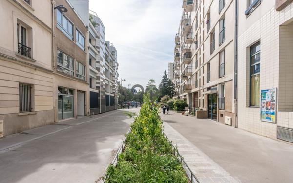 Appartement à vendre    3 pièces • 72,78 m2 Paris 20
