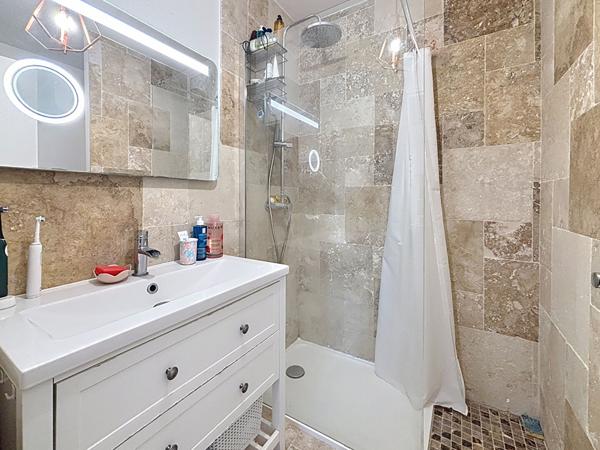 Fréjus Plage - Secteur recherché à 5 minutes à pied du bord de mer et du port