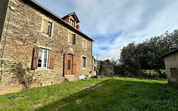 Maison à vendre    6 pièces •  Rieupeyroux