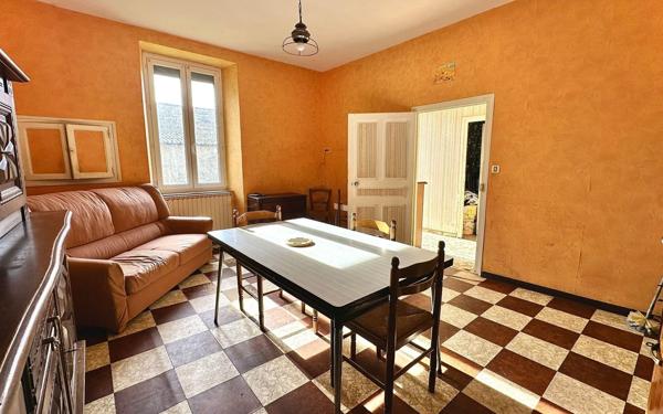 Maison à vendre    6 pièces •  Rieupeyroux