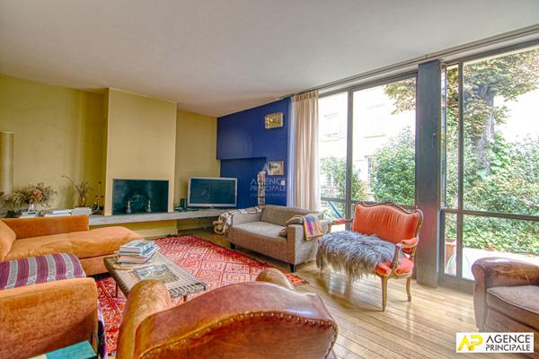 Versailles Saint-Louis Maison 9 pièces 230 m² au sol avec ascenseur, 2 places de parking et jardin €1 790 000 ** - Référence 27196