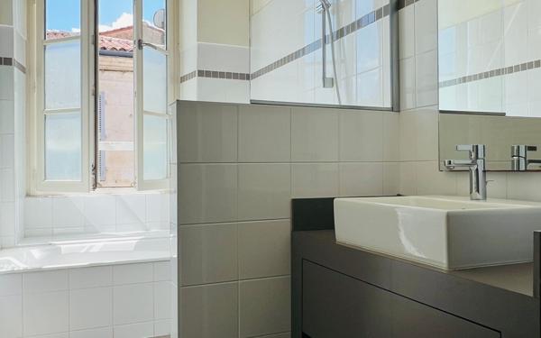 Maison à vendre    6 pièces •  Saint-Martin-de-Ré