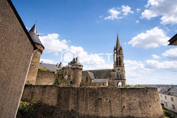 Maison de bourg de caractère – Fort potentiel – Cœur de Sillé-le-Guillaume