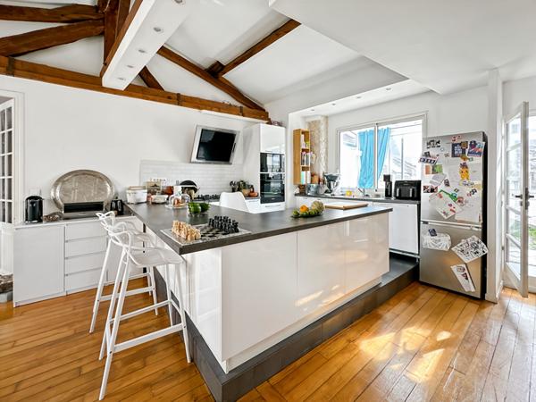 APPARTEMENT ANCIEN POISSY - 6 pièce(s) - 104.70 m2