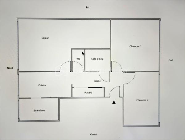 À seulement 300 mètres du RER A de Bry-sur-Marne, découvrez cet appartement 3 pièces de 67,96 m² loi Carrez, situé au 2em étage sur 4 sans ascenseur d'une résidence sécurisée et entourée d'un agréable environnement arboré.

Avec ses beaux volumes bien répartis et ses deux chambres, cet appartement offre une base idéale pour créer un intérieur à votre image. 

Il se compose d'une entrée avec placard, d'un séjour lumineux d'environ 23 m², d'une cuisine indépendante aménagée, d'une buanderie, de deux chambres, dont une de près de 14m², d'une salle d'eau et de WC indépendants. 

Les fenêtres en triple vitrage posées en 2015 apportent un véritable confort au quotidien, tant sur le plan thermique avec un DPE classe C, qu'acoustique.

La résidence est sécurisée par digicode et prochainement complétée par la pose d'un interphone avec caméra. 

Une place de stationnement extérieure, sécurisée et privative complète ce bien. 

Les + du bien

• RER A à seulement 300 m
• 67,96 m² loi Carrez
• 2 chambres
• Séjour de près de 23 m²
• Triple vitrage
• DPE C
• Buanderie
• WC indépendants
• Parking extérieur sécurisé
• Espace jeu pour les enfants 
• Résidence sécurisée 
• Belle possibilité de personnalisation
• Aucun travaux de copropriété à prévoir à ce jour 

Charges de copropriété : 235 €/mois
Taxe foncière : 1 151 €/an
Chauffage collectif

📍 Un appartement idéalement situé qui ne demande qu'à retrouver tout son potentiel et à accueillir une nouvelle histoire.

📩 Je vous invite à venir le découvrir et à imaginer ce que vous pourriez en faire.

**Visite sur RDV. Le professionnel de l'immobilier est soumis à une obligation d'identification et de vérification de l'identité de son client. C'est l'article 561-1 du COMOFI (Code Monétaire et Financier) qui met en place cette obligation.**
**Vente sous réserve de vérification du financement de l'acquéreur **