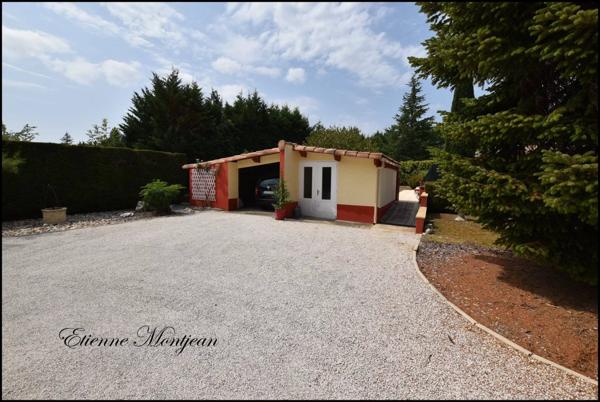 Maison à Espère 256 m² habitable, gîte, piscine, grand pool house, garages, jardin.