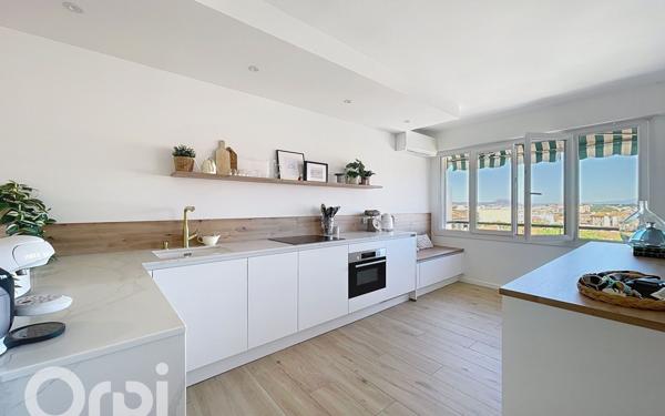 Appartement à vendre    3 pièces • 80,01 m2 Saint-Raphaël