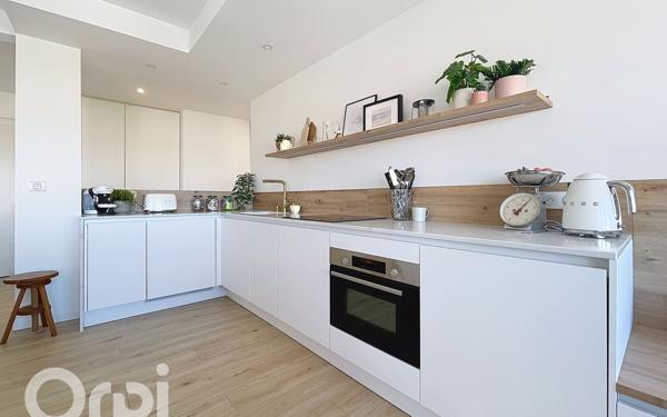 Appartement à vendre    3 pièces • 80,01 m2 Saint-Raphaël