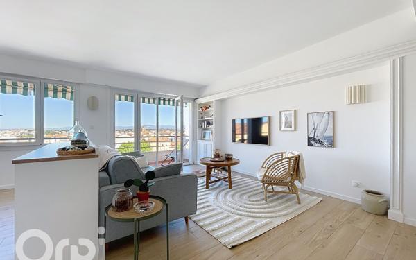 Appartement à vendre    3 pièces • 80,01 m2 Saint-Raphaël