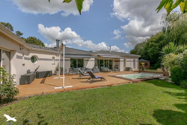 Maison à vendre |  Saint-Jean-d'Illac |  5 pièces | 155 m²