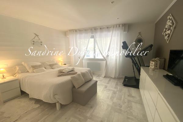 Saintes (17100) Rare Saintes Centre-Ville : Appartement 6 pièces traversant en dernier étage avec deux balcons