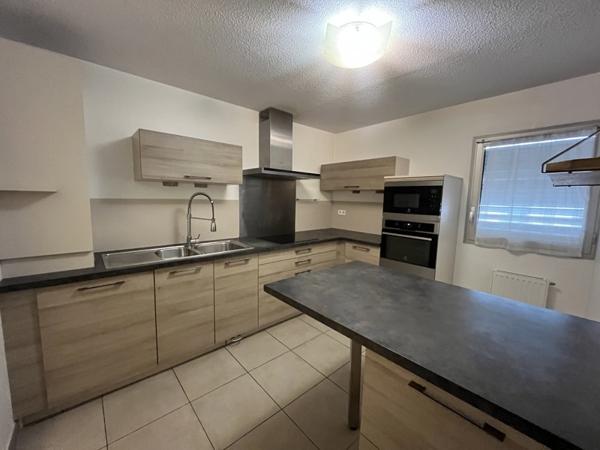 Appartement à louer 1 195 € CC Bordeaux 3 p 81 m² DPE