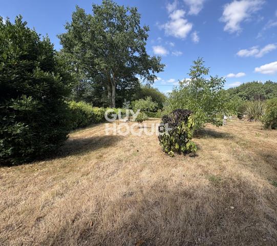 TERRAIN À BÂTIR – VIGNEUX-DE-BRETAGNE – ENVIRON 700 M²