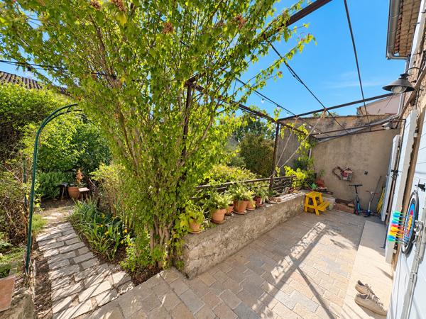 Maison
         5 pièces
        - 149 m² 399 000 €*