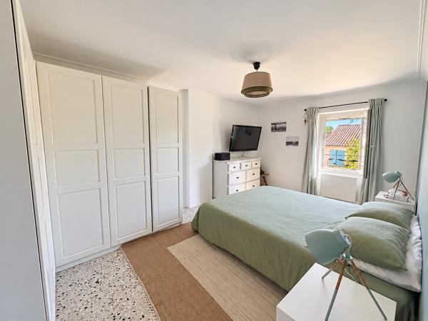 Maison
         5 pièces
        - 149 m² 399 000 €*