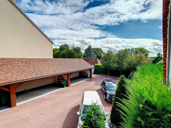 COUP DE COEUR à Neauphle Le Vieux : Appartement 2 pièces meublé de 61 m² avec parking