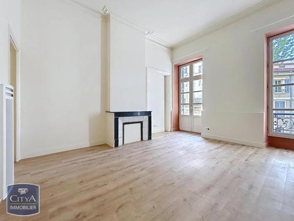 Appartement à louer 3 pièces 65.61m² Nîmes (30000)