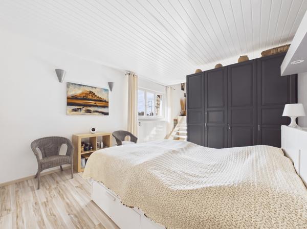 Maison
         7 pièces
        - 194 m² Exclusivité 499 000 € *