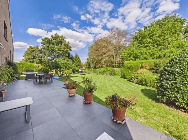 Maison
         7 pièces
        - 194 m² Exclusivité 499 000 € *