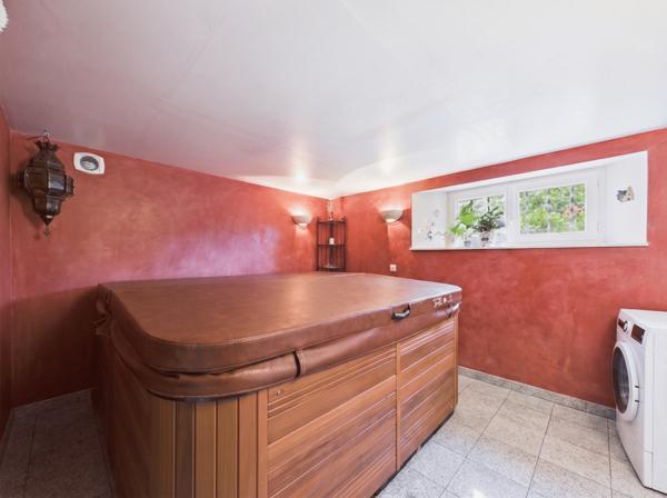 Maison
         7 pièces
        - 194 m² Exclusivité 499 000 € *