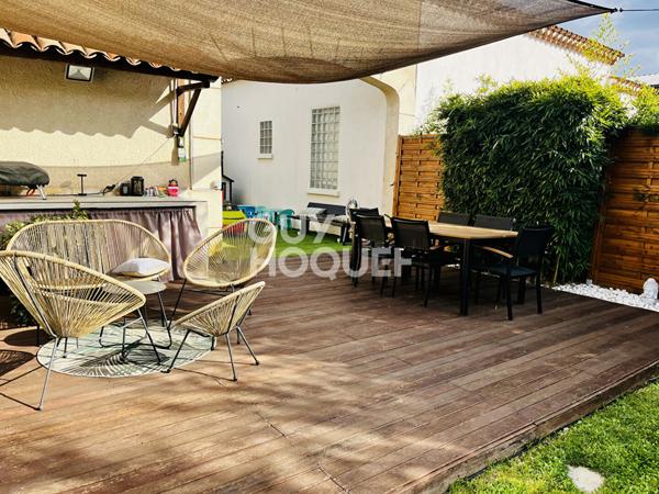 A Bouc Bel Air , Haut de villa de 4 pièces de 90 m2 env. avec terrasse et jardin